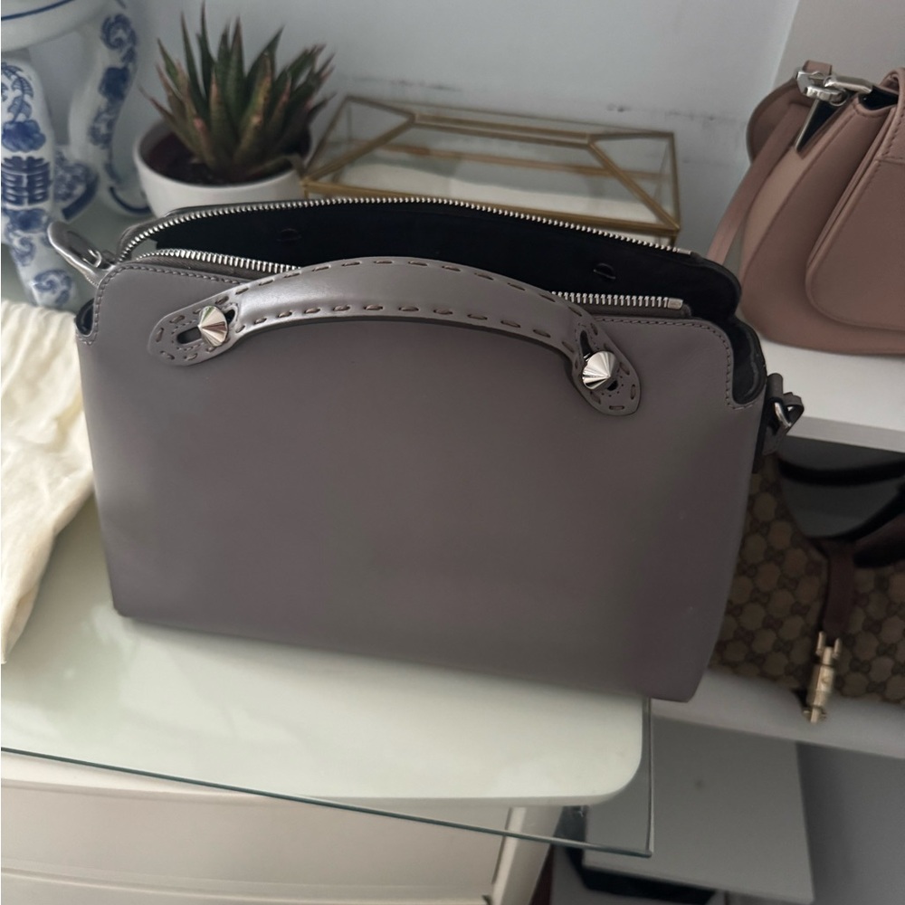 Elegant Gray Women's Handbag - Picture 8 of 9